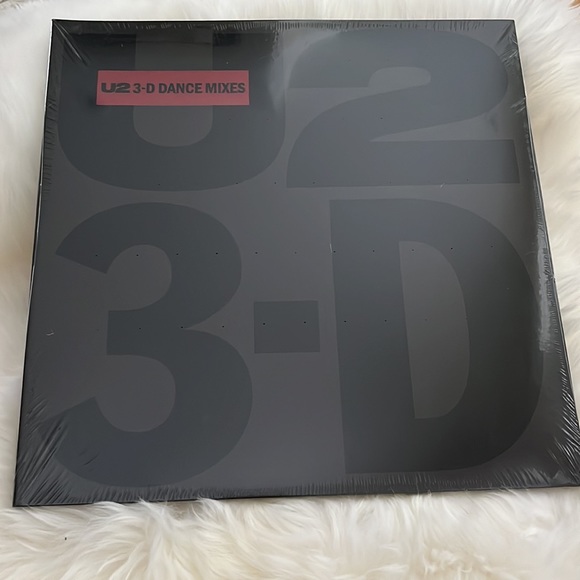 ✨Rare✨U2 3-D Dance Mixes Vinyl Album Set Limited Edition Sealed w Posters BNWT - Picture 6 of 6